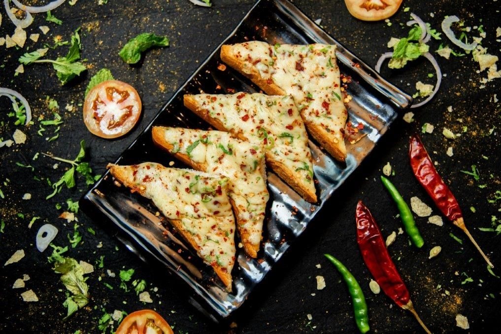 CHEESE CHILLY TOAST