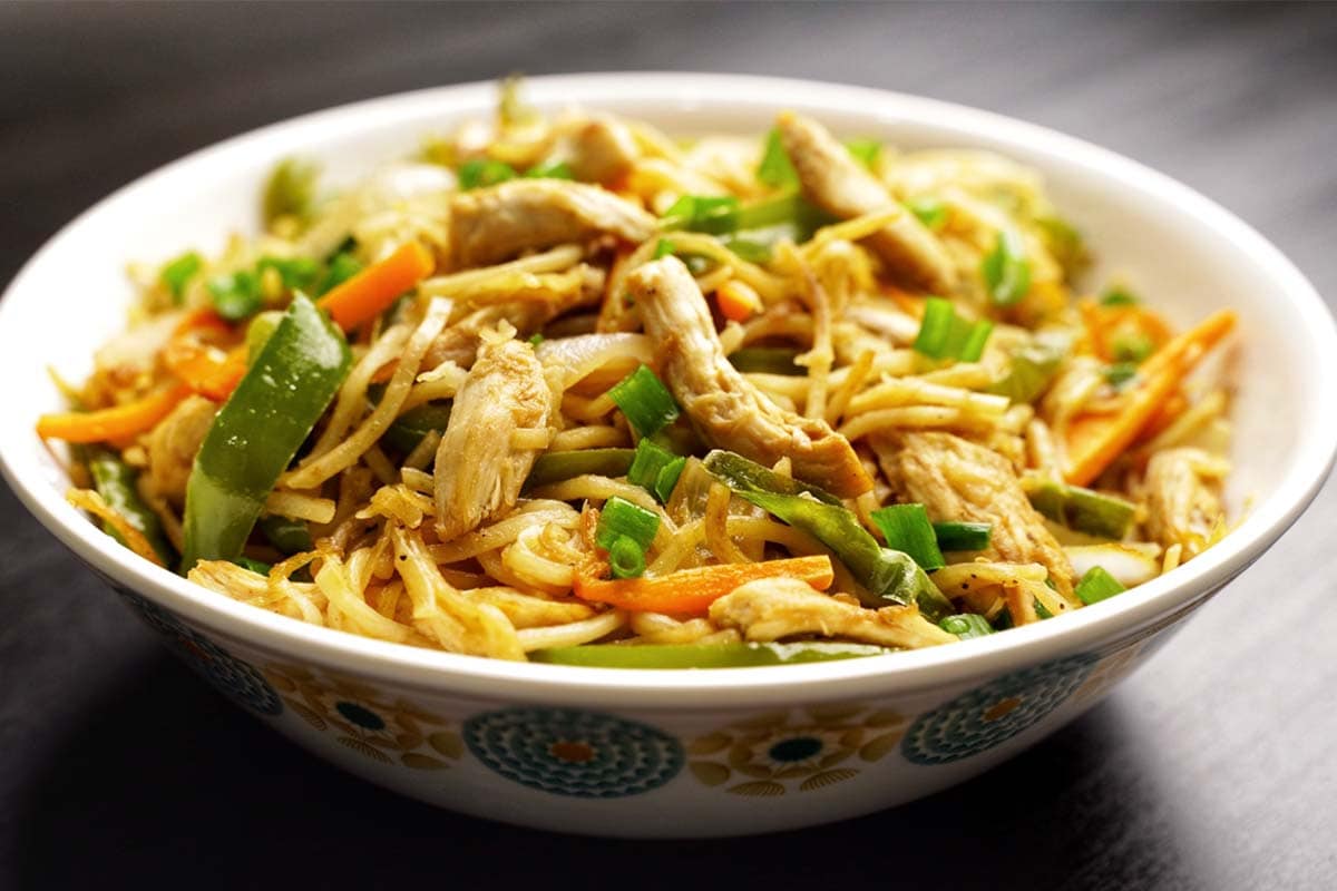 HAKKA NOODLES CHICKEN